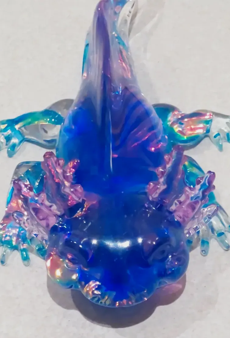 Axolotl violet en resine epoxy – Sans – violet 4