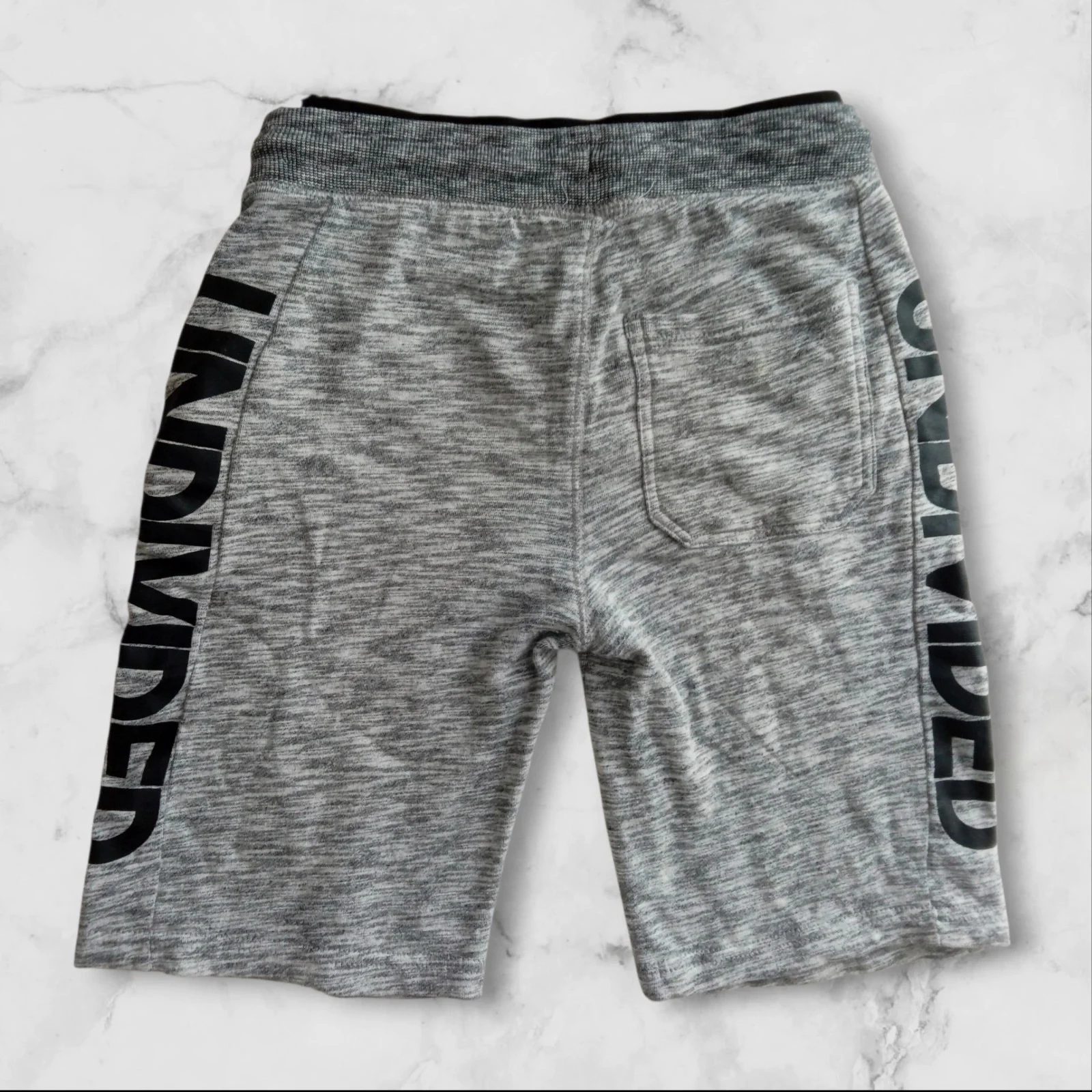 Short Y2K garçon 11 ans 146 cm – Gris/Noir – Très bon état – Sport / Street / Coton