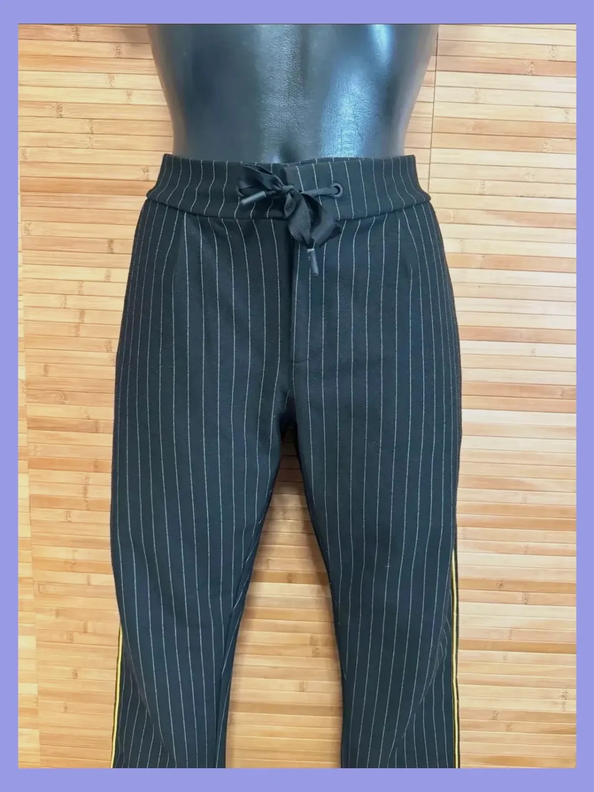 Pantalones rayas de Distrikt Nørrebro talla M 😍 – DISTRIKT NØRREBRO – taille M / 38 / 10 3
