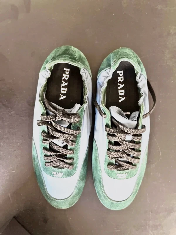 Baskets Prada vertes et grises
