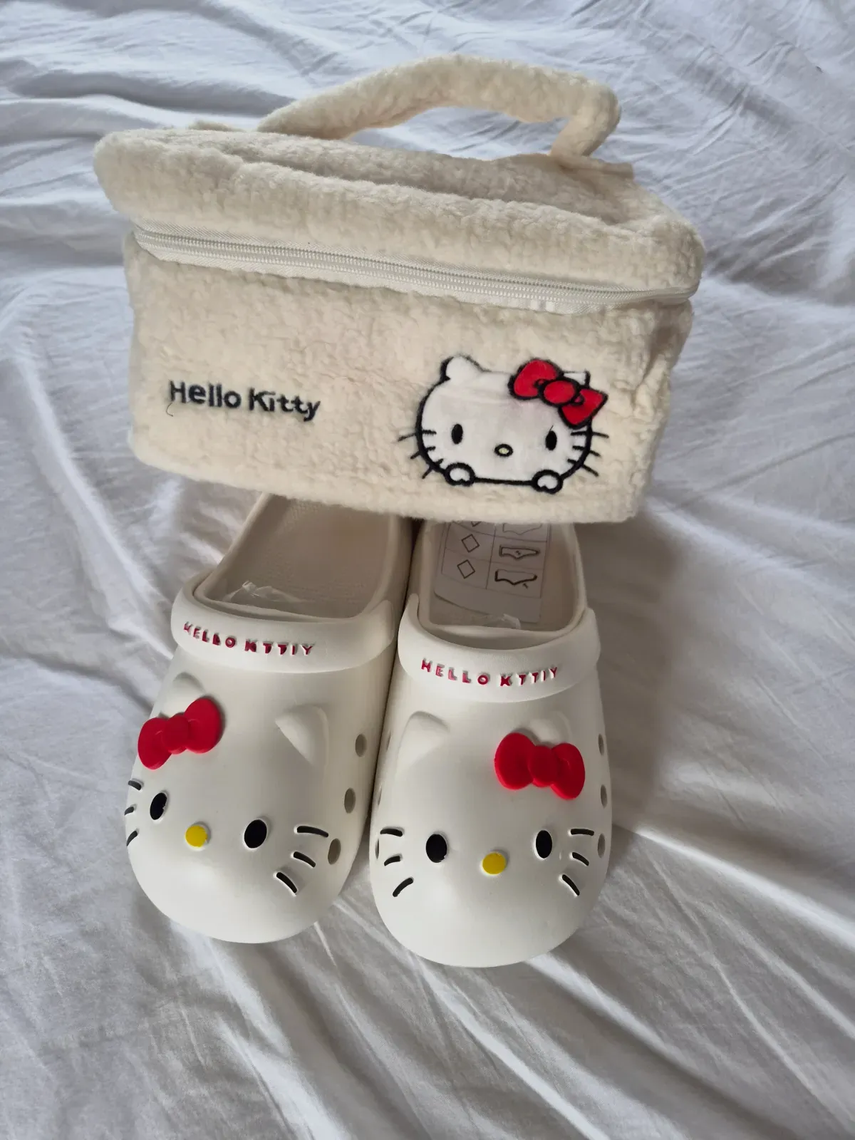Sabots Hello Kitty blancs avec trousse assortie – Sanrio – taille EU 38 6