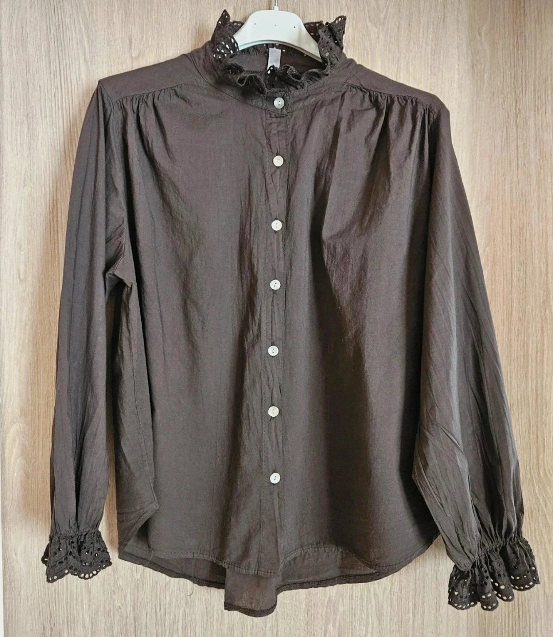 Chemise en coton avec détails broderies anglaises - TU 36 au 42/44 - Made in Italy