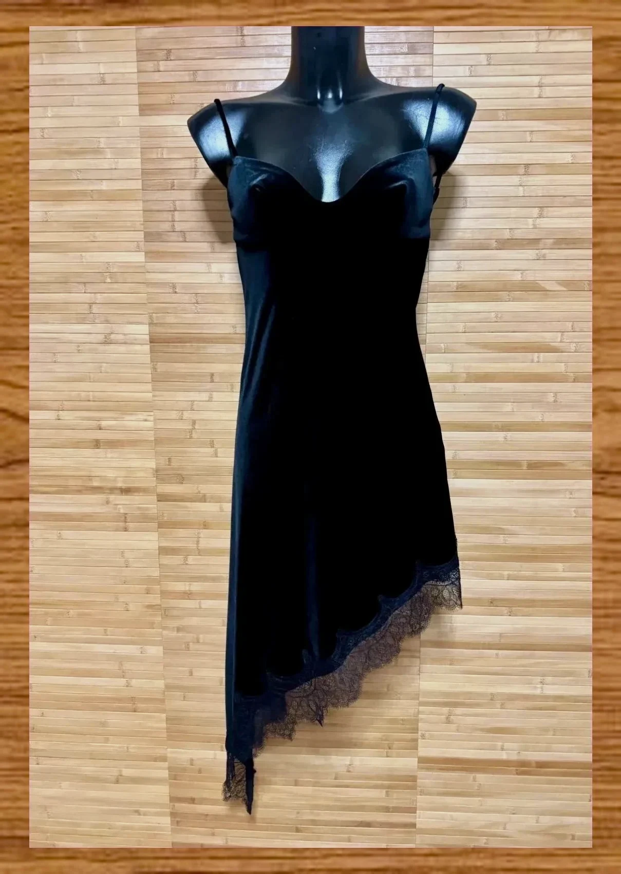 Divino vestido lencero de terciopelo y encaje de Zara ,talla XS 😍 – Zara – taille XS / 34 / 6