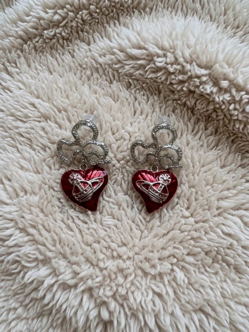 Boucles d'oreilles cœurs rouges strass