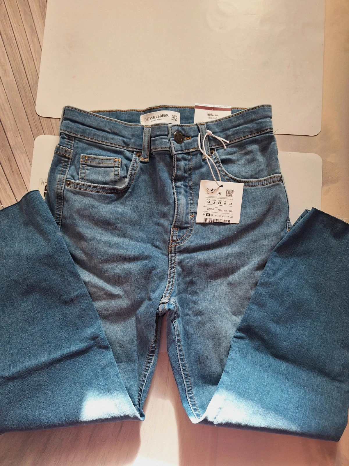 Pull and bear jeans capri 34 new with tag