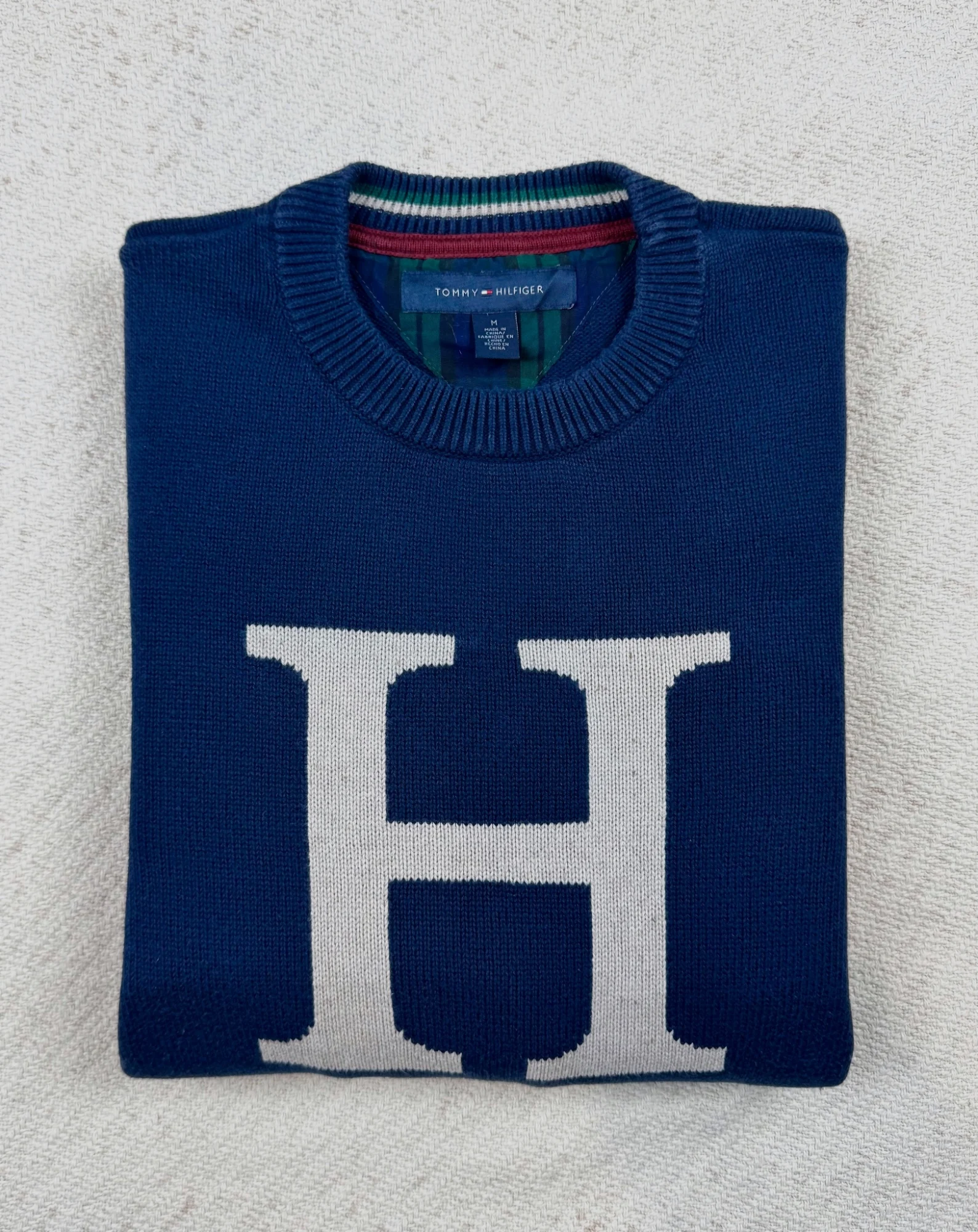 Pull bleu marine Tommy Hilfiger à grand H taille M