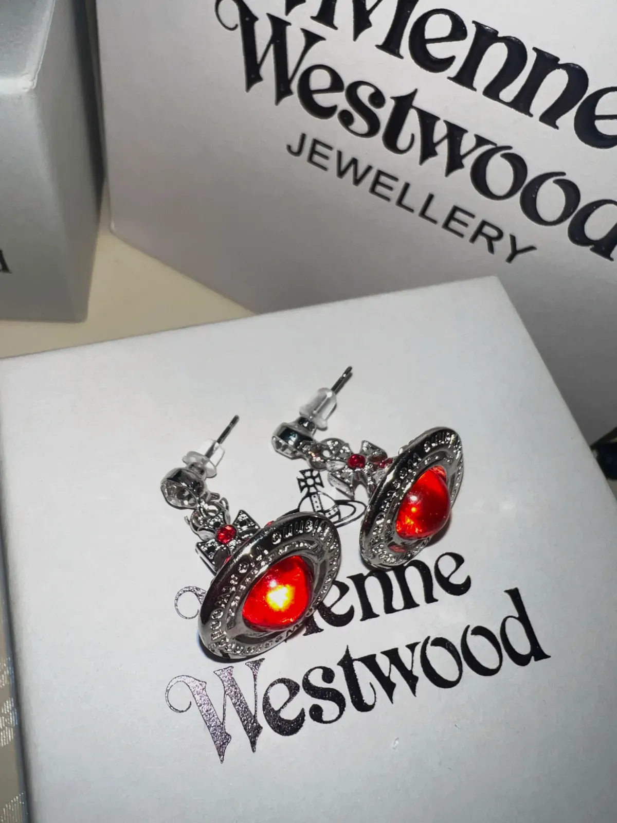 Boucles d'oreilles Vivienne Westwood orb rouge – Vivienne Westwood – rouge – taille Taille unique 3