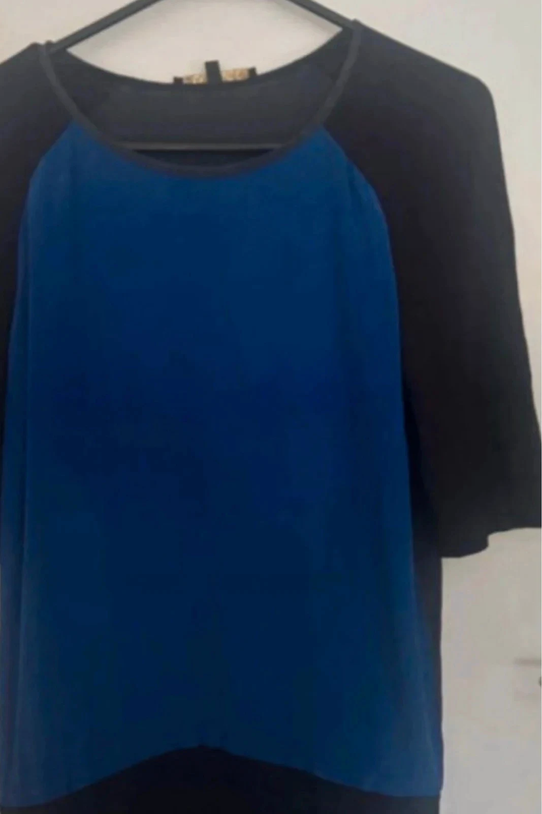 Robe Maje Taille 36 mi longue manche courtes en très bon état