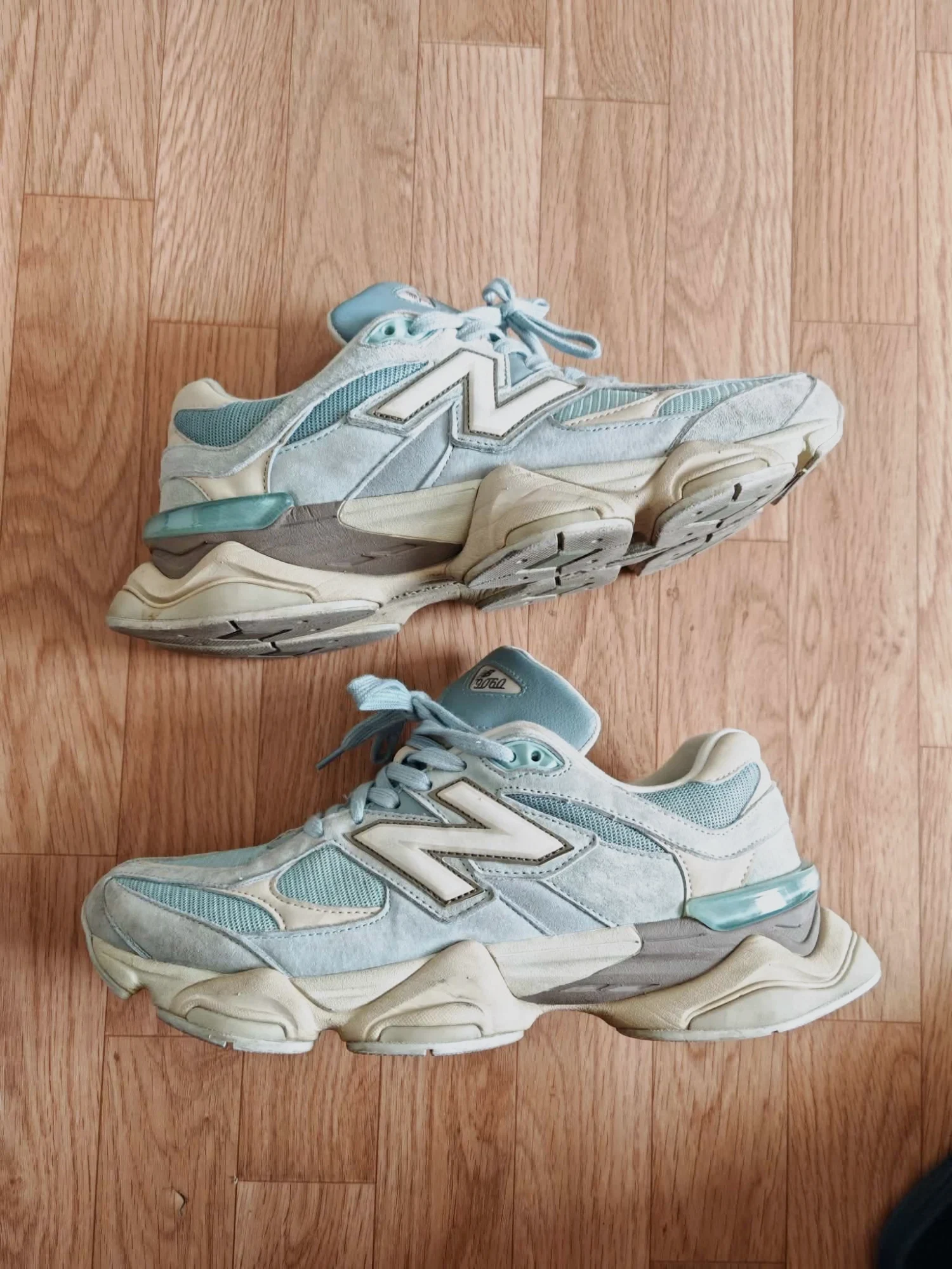 New Balance 9060