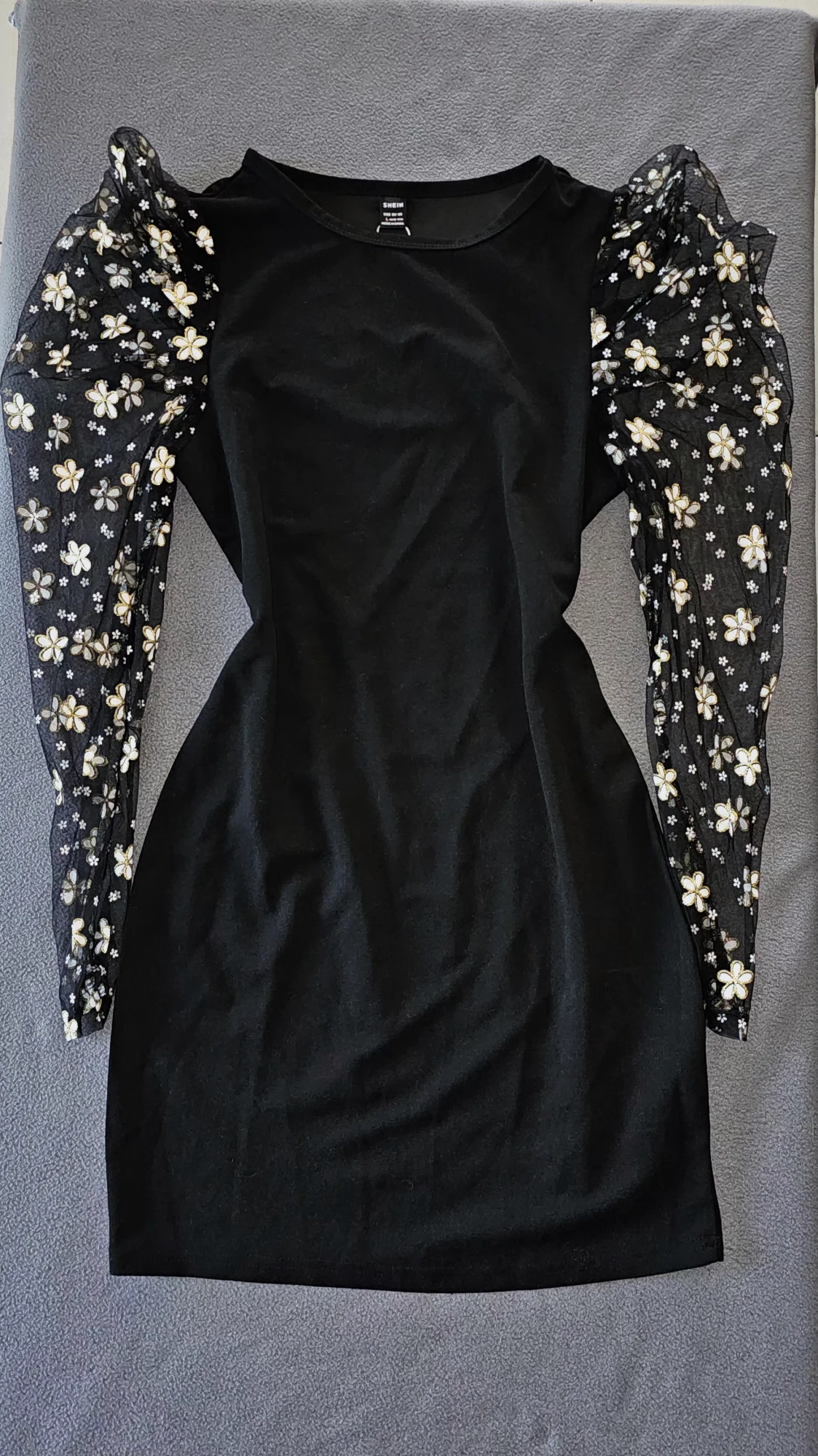 Robe noire SHEIN taille L manches longues transparentes fleuries – Neuve