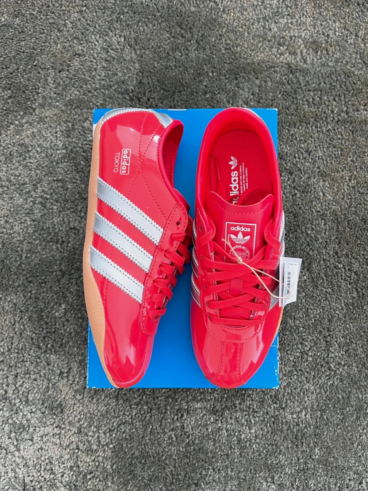Adidas Tokyo W neuves – Rouge / Argent – Taille 37 1/3 – adidas – taille 37