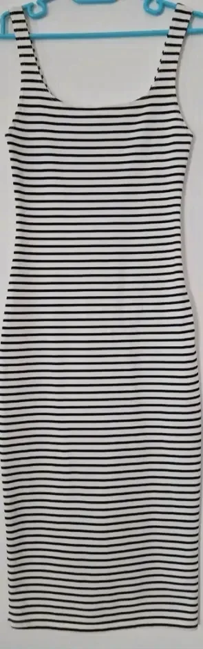 vestido diseño entallado Talla S 