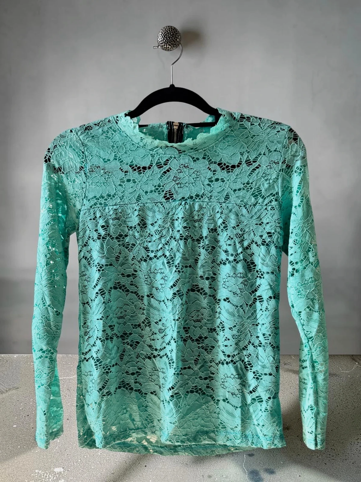 Top dentelle vert d'eau moulant col montant y2k transparent doublé