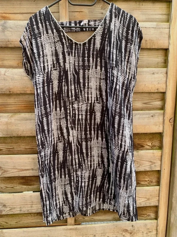 Robe tunique fluide GÉMO taille 36, imprimé noir et beige très élégant. – Gémo – taille S / 36 / 8