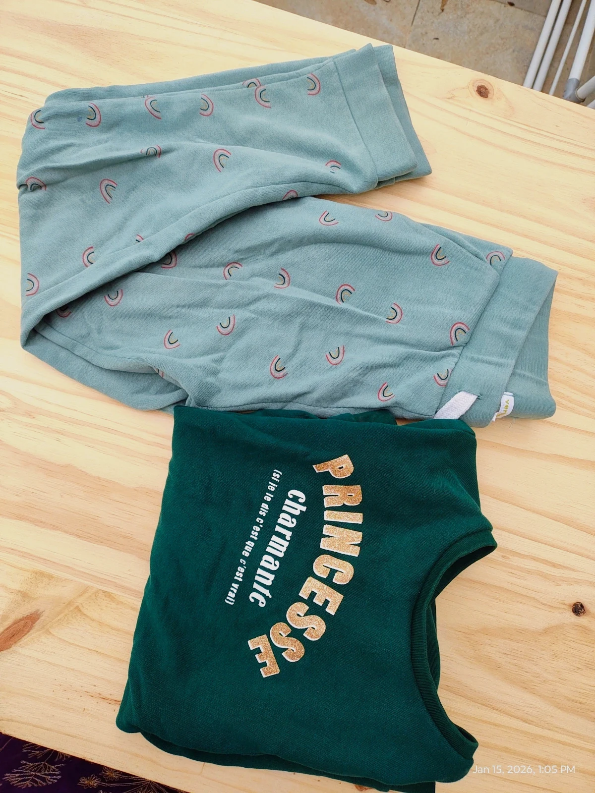Joggers with sweat shirt