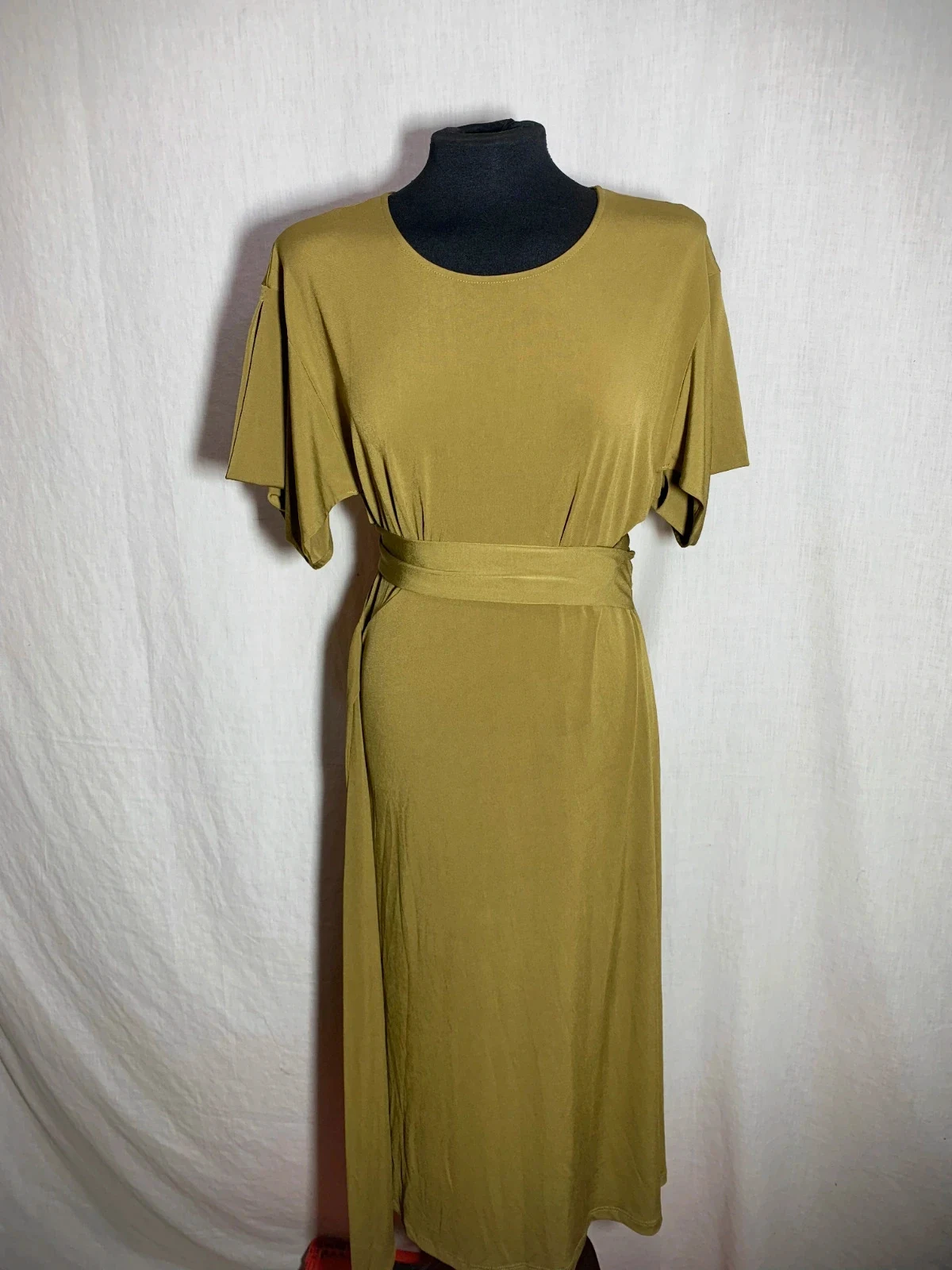 Vestido Verde Oliva Espalda Abierta con Lazada | Olive Open Back Dress | Sfera