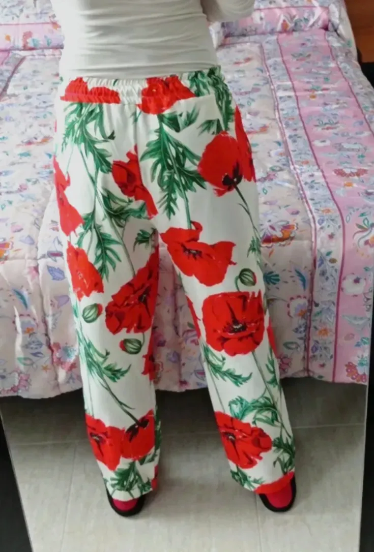 Pantalon motif coquelicots rouges – bon – blanc et rouge 2
