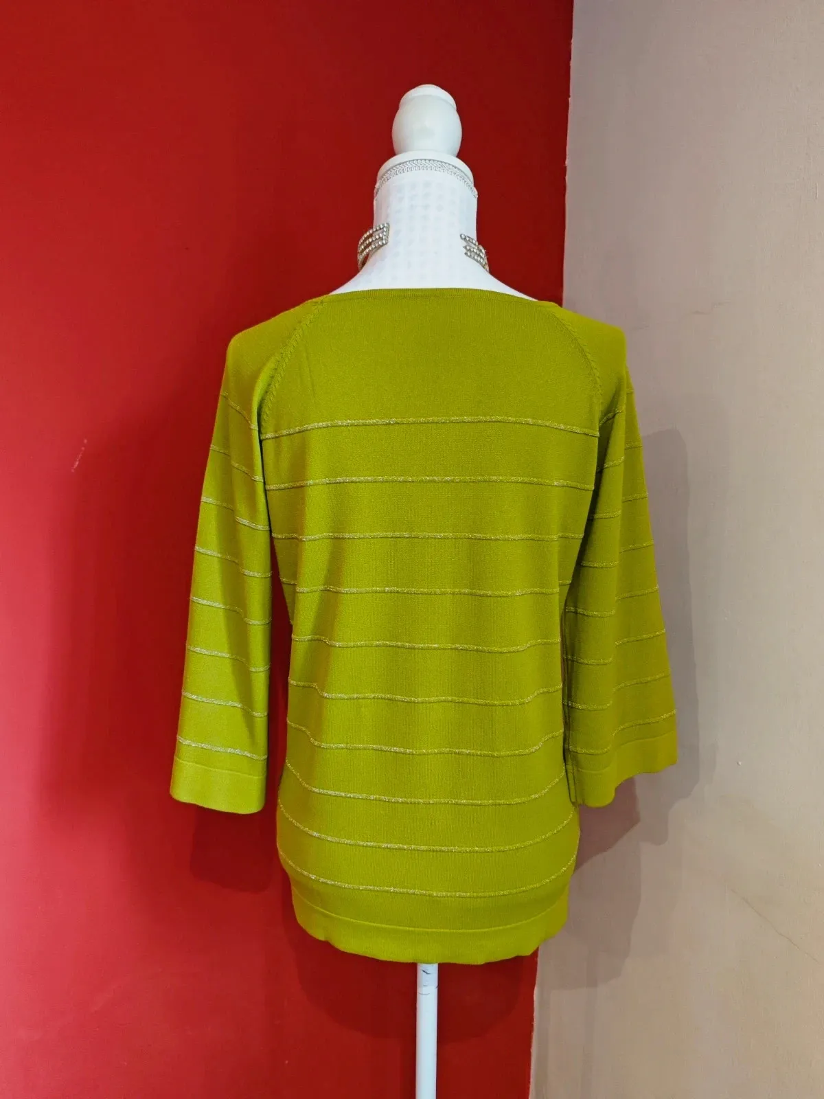 🌺 Camiseta de punto verde pistacho con lineas brillantes – Amo & Roma – taille L / 40 / 12 5