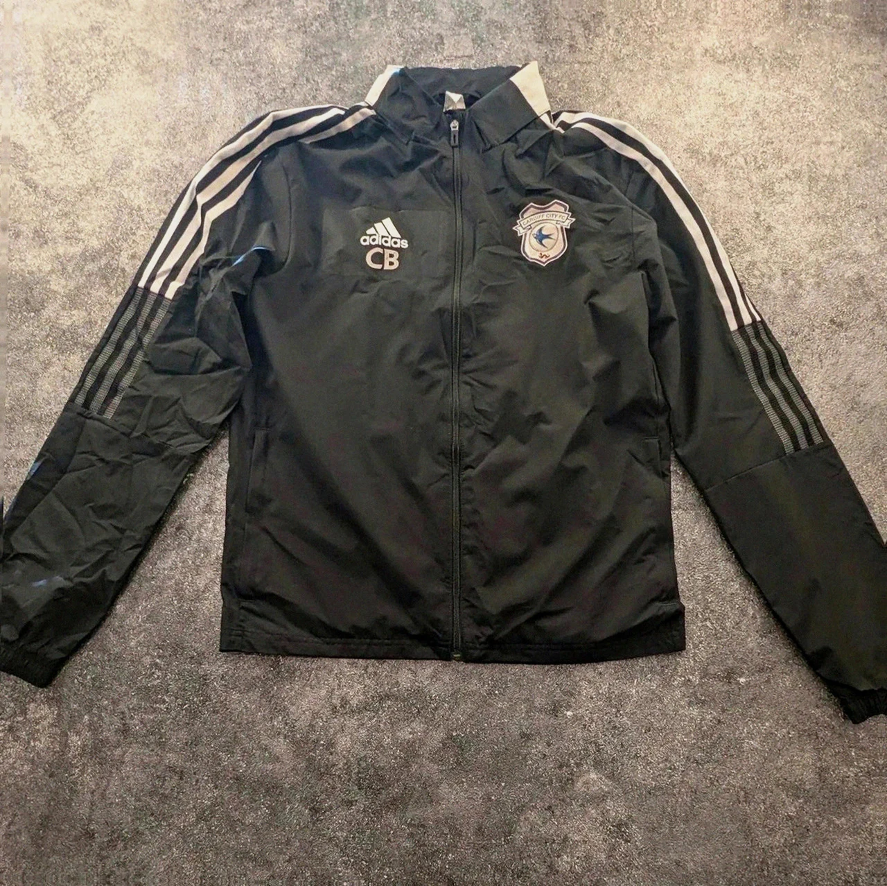 Veste adidas football Cardiff City coupe vent vintage sportwear noir Xs (s) gorgcore – adidas – taille XS