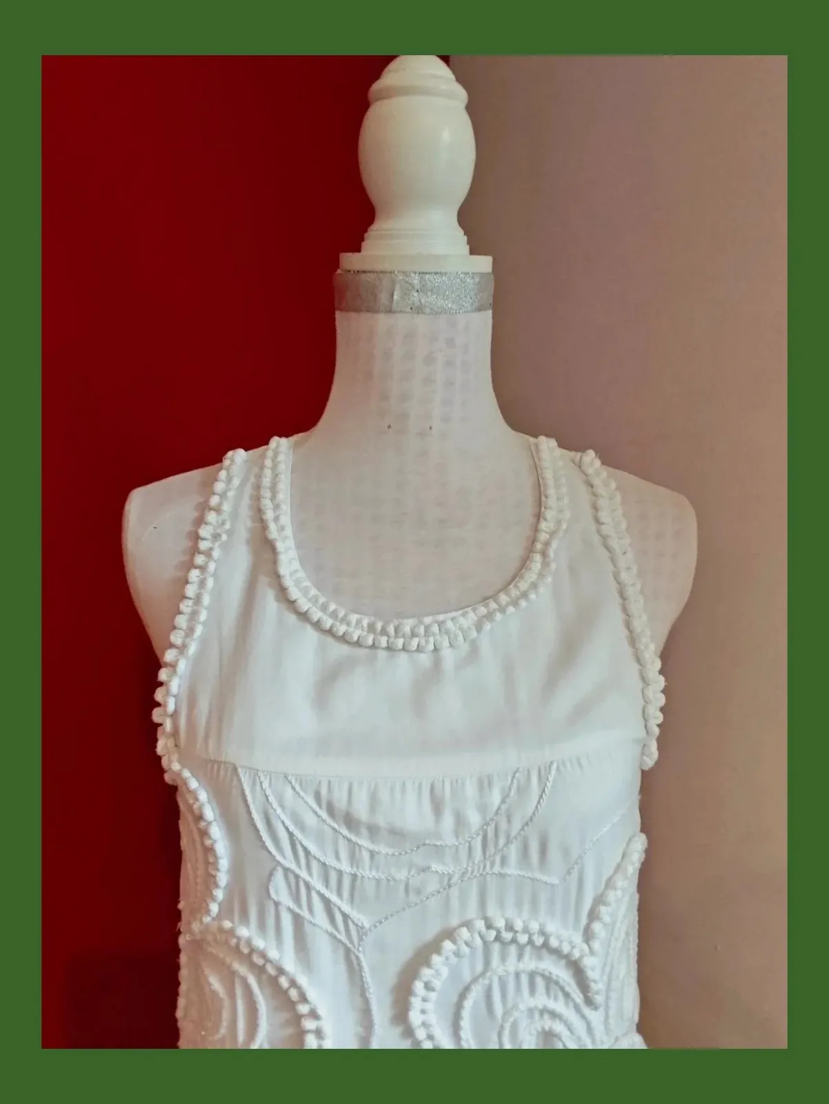 🌺 Vestido blanco con bordados en relieve delante – Cortefiel – taille M / 38 / 10 3