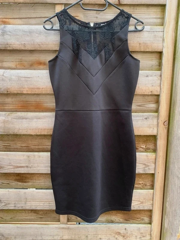 Robe noire Jennyfer élégante dentelle – Taille S – Jennyfer – taille S / 36 / 8
