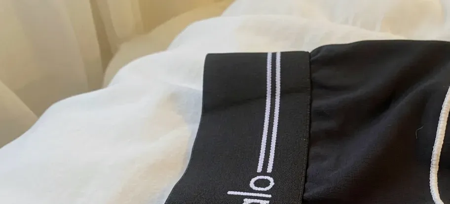Pantalon de sport noir Alo Yoga – Alo Yoga – noir – taille Taille unique 4