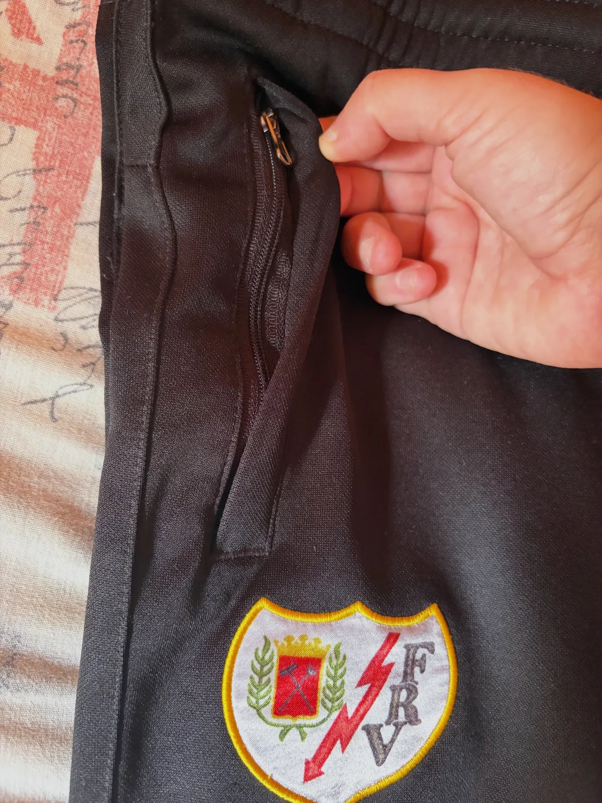 Pantalón de chándal Rayo Vallecano Kelme negro – Kelme – taille XS 4