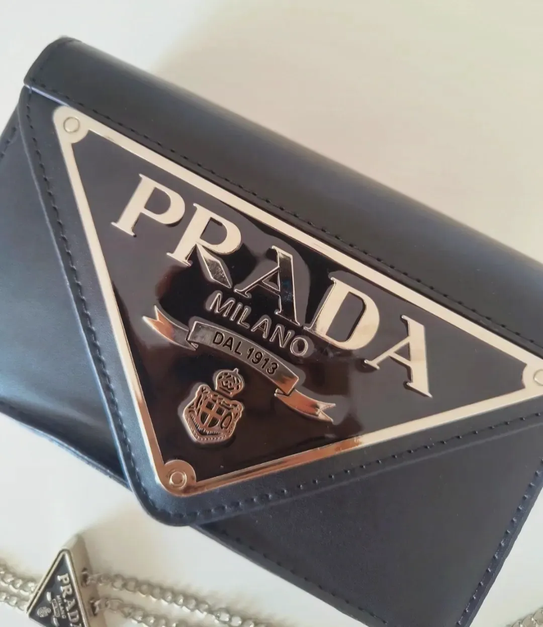 Portefeuille Prada Milano noir chaîne – Prada – noir 3