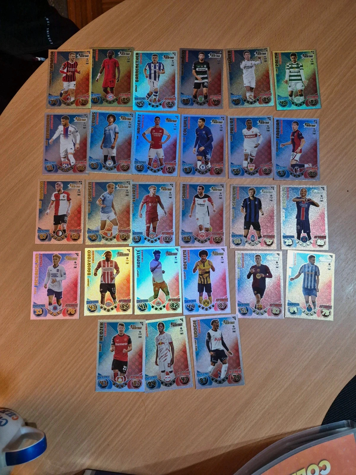 Lot de 27 cartes topps match attax heritage 2 ème partie