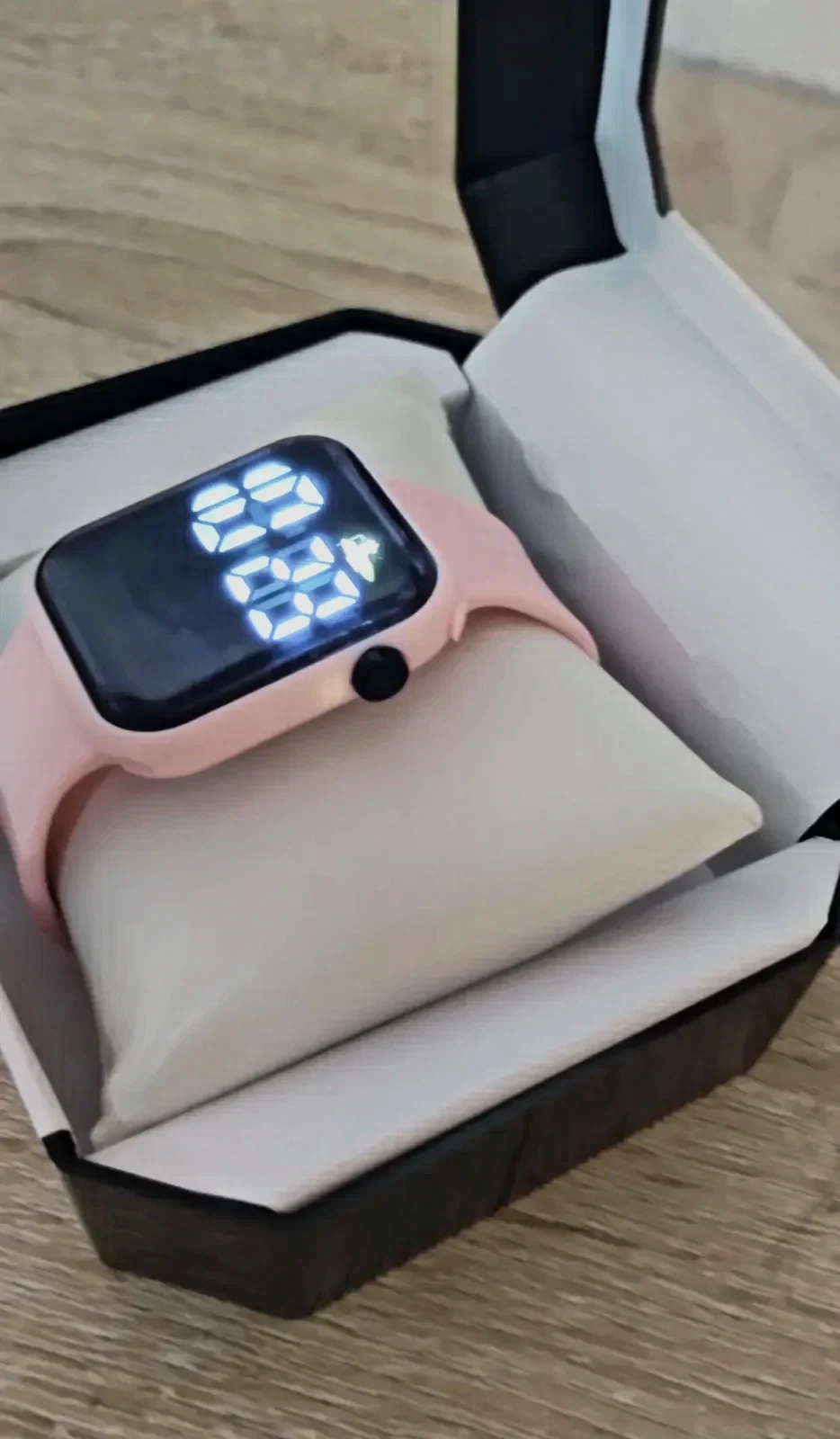 Reloj inteligente pantalla LED rosa