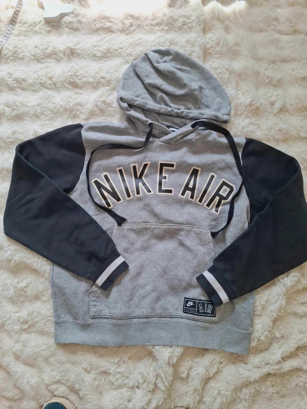 Sweat à Capuche Rétro Bicolore "Nike Air" T.S – Nike Air – taille S