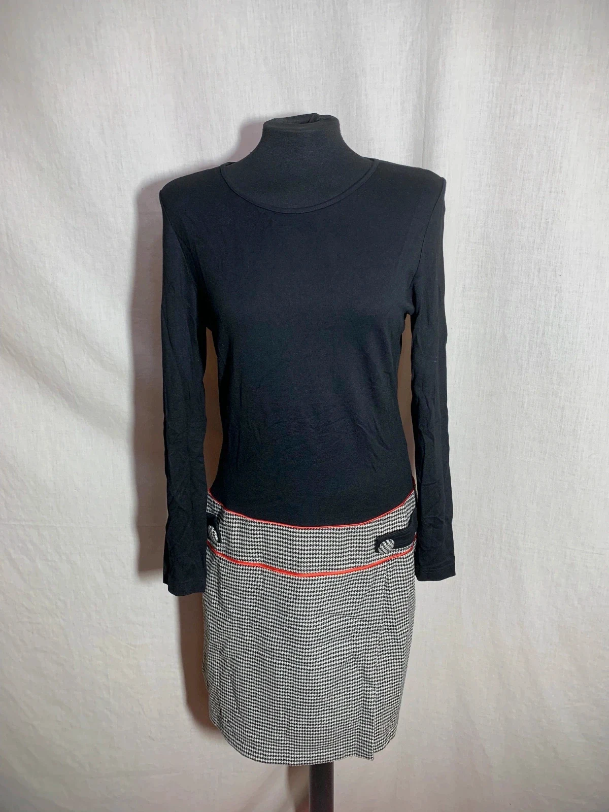 Vestido Negro con Falda Estampada | Black Dress with Patterned Skirt | Paul Brial