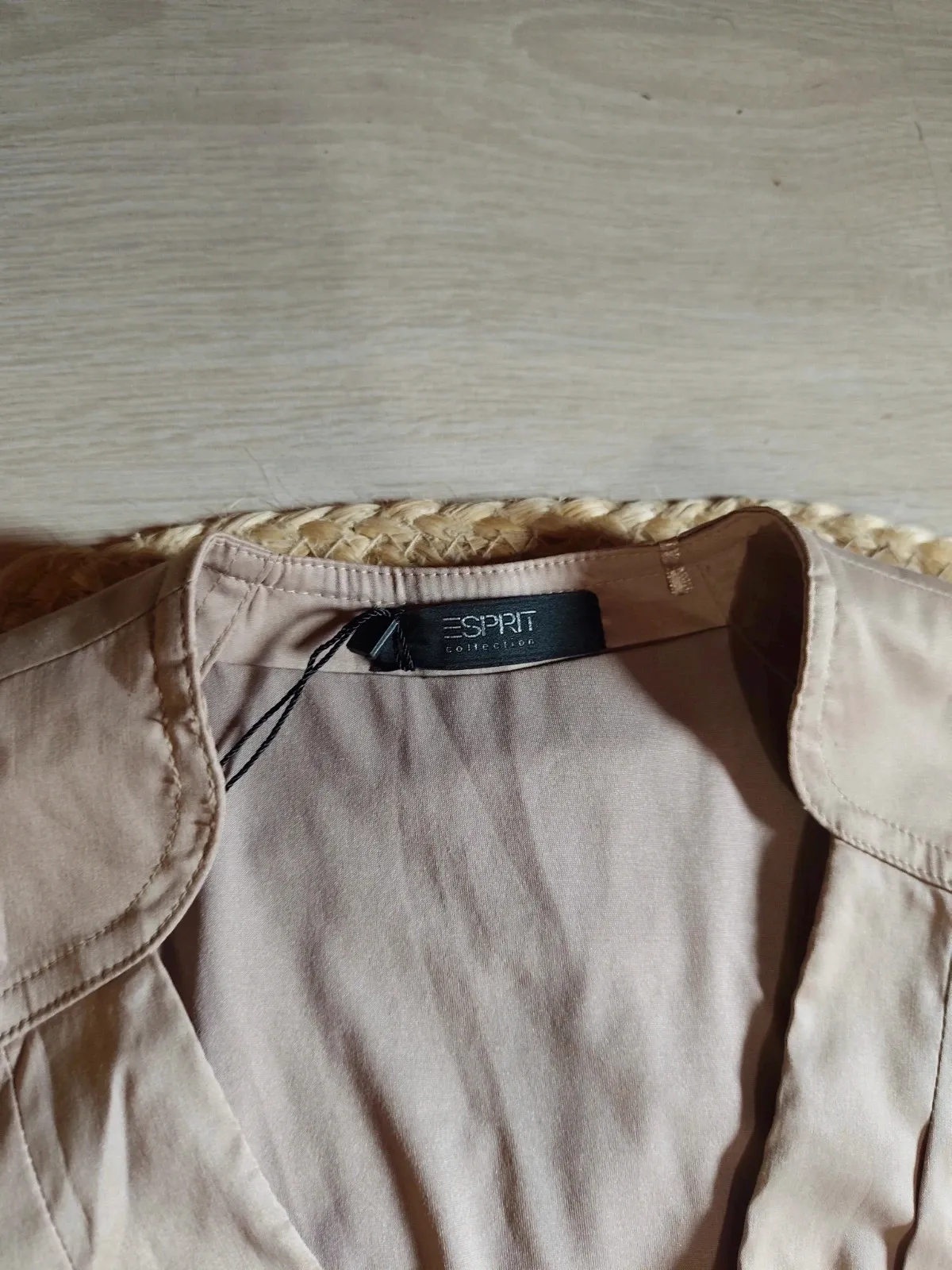 Robe Esprit beige portefeuille chic – Esprit – beige – taille M / 38 5