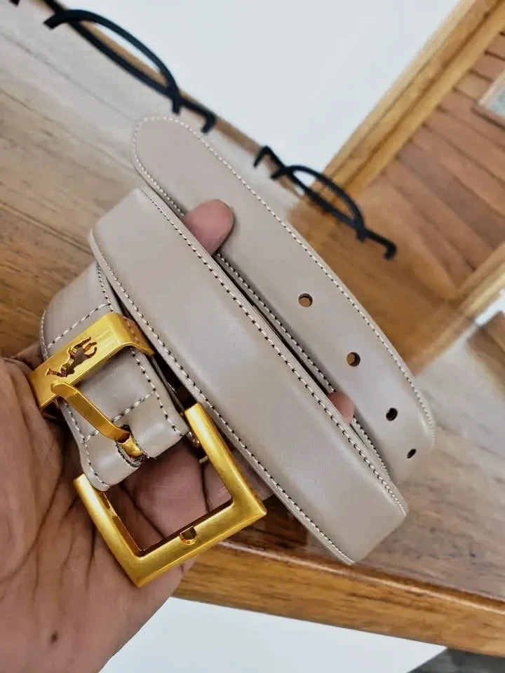 Ceinture cuir beige boucle dorée