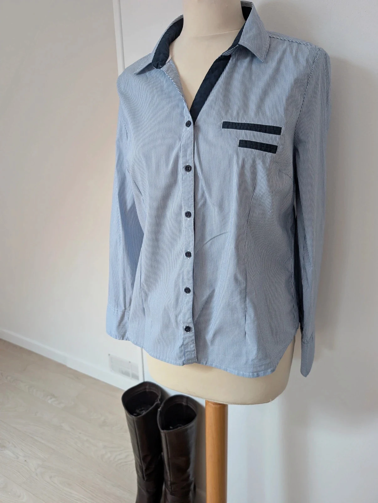 Chemise femme ceintrée Neuve Taille 40