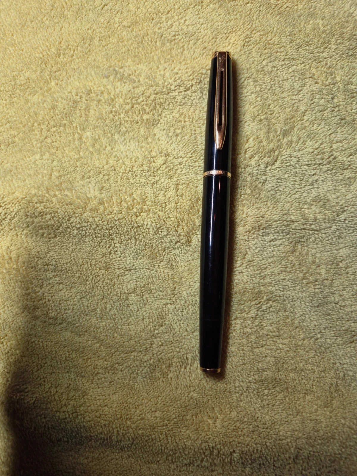 Stylo à bille Waterman noir et doré