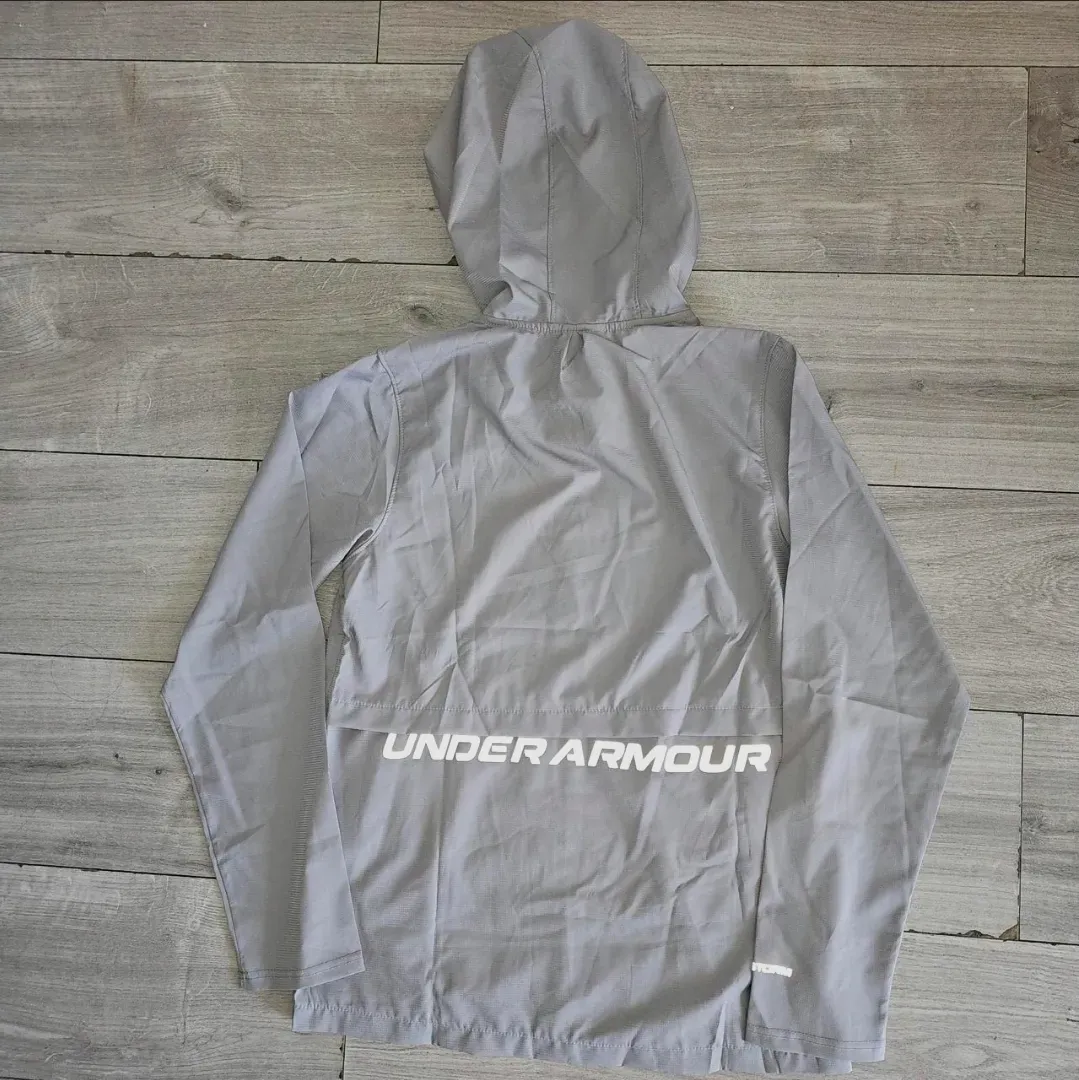 Veste coupe-vent Under Armour grise à capuche – Under Armour – taille M 2