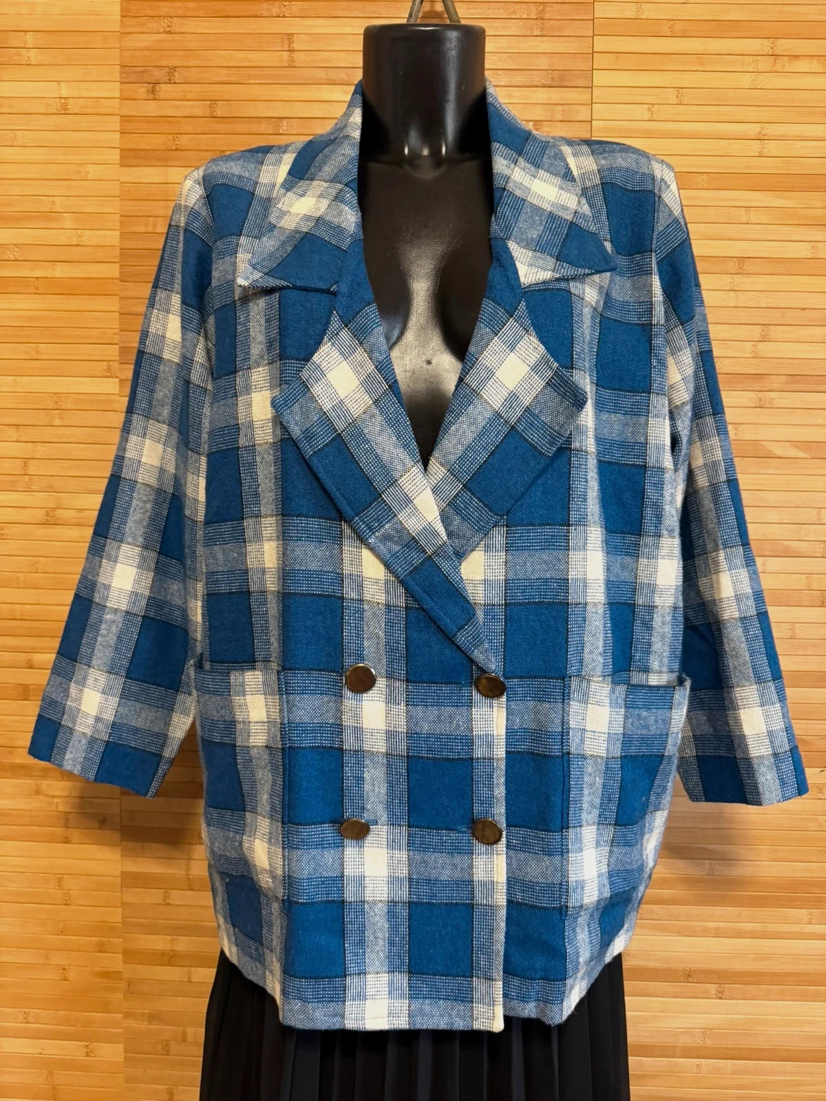 Espectacular blazer vintage de lana , talla única para L/XL 😍