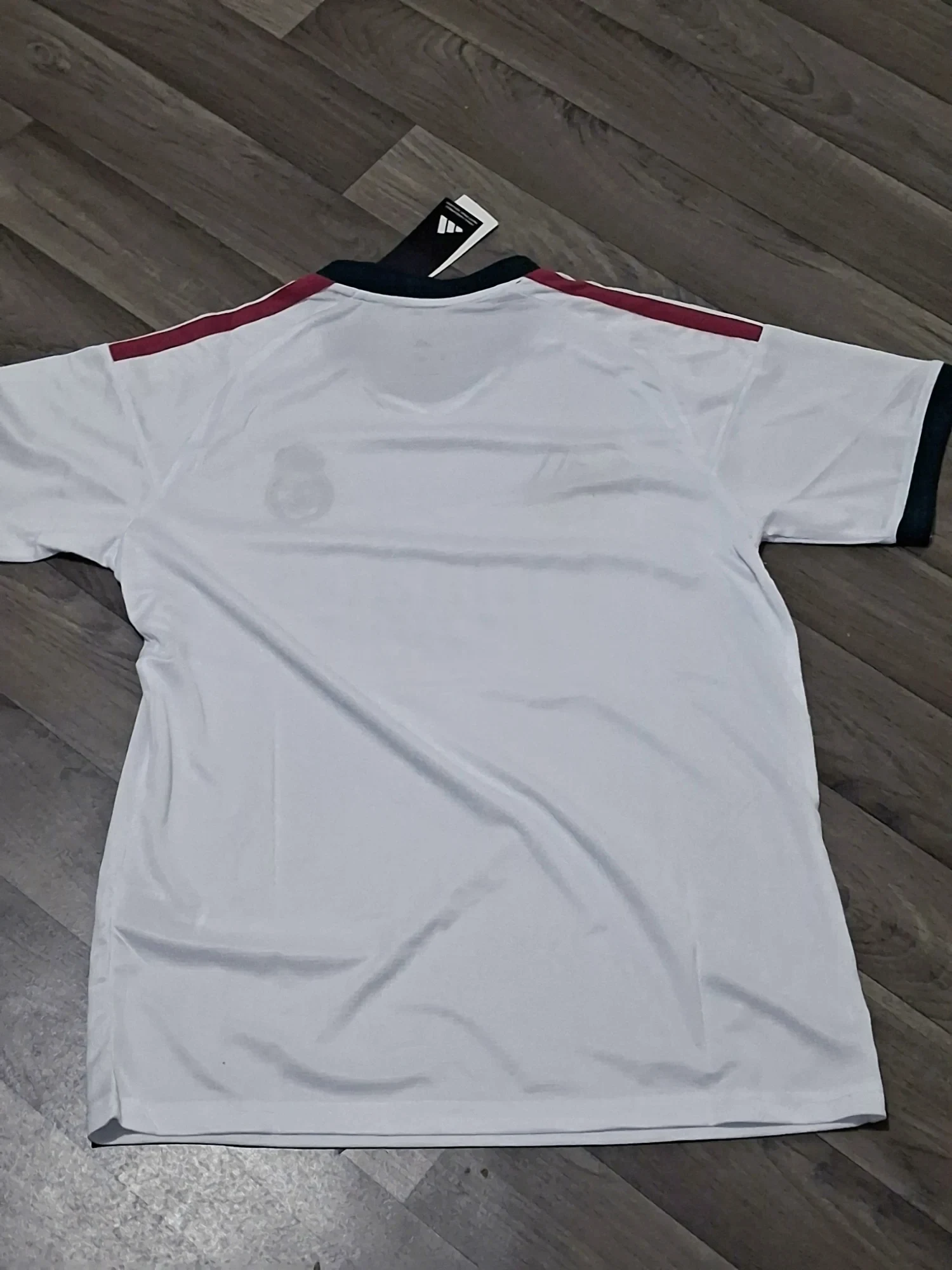 Maillot du real Madrid 2026/2027 – Adidas – taille M