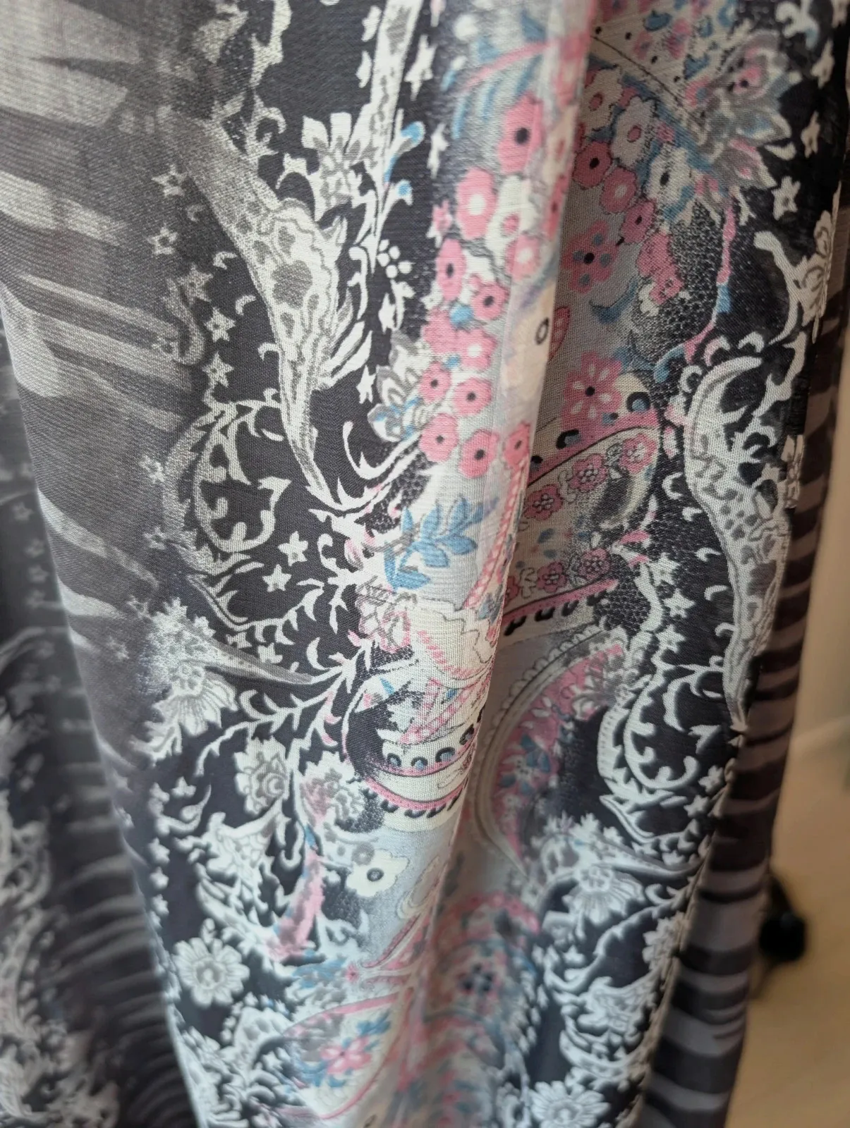 Robe longue marque Angelie imprimé gris et rose taille 38/40 – Angelie – taille L / 40 / 12 4