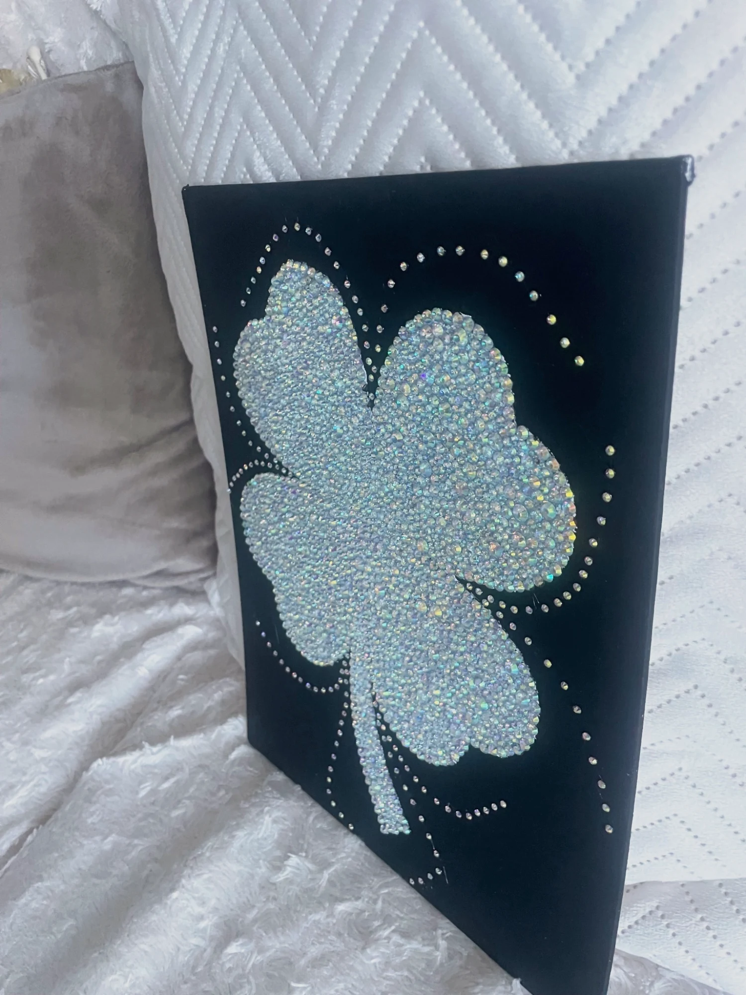 Toile faite mains en strass