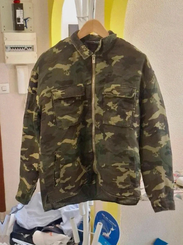 Veste Camouflage Matelassée & Têtes de mort The Kooples Jeans Oversized T.L/XL