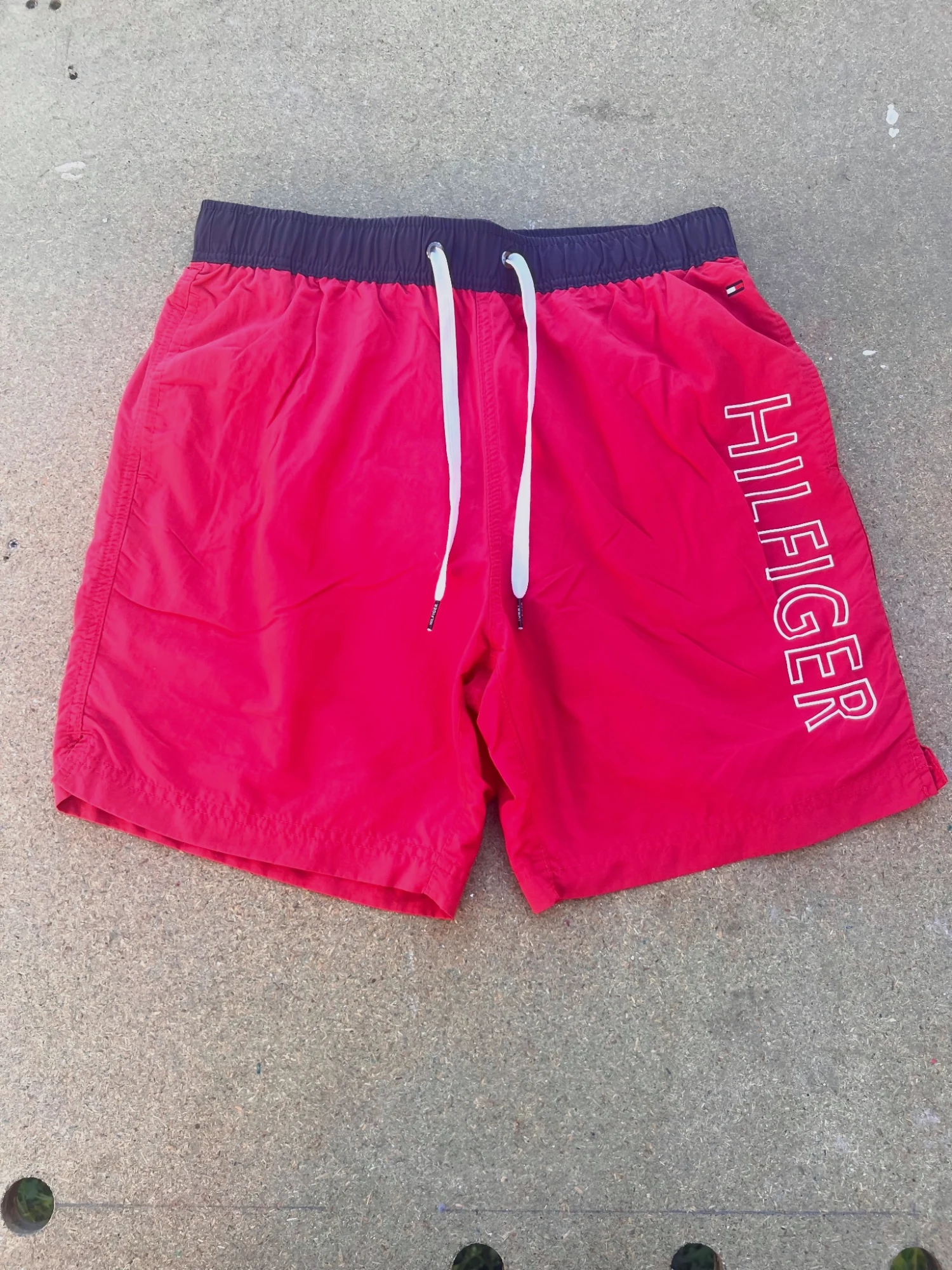 Short de bain rouge Tommy Hilfiger Taille s