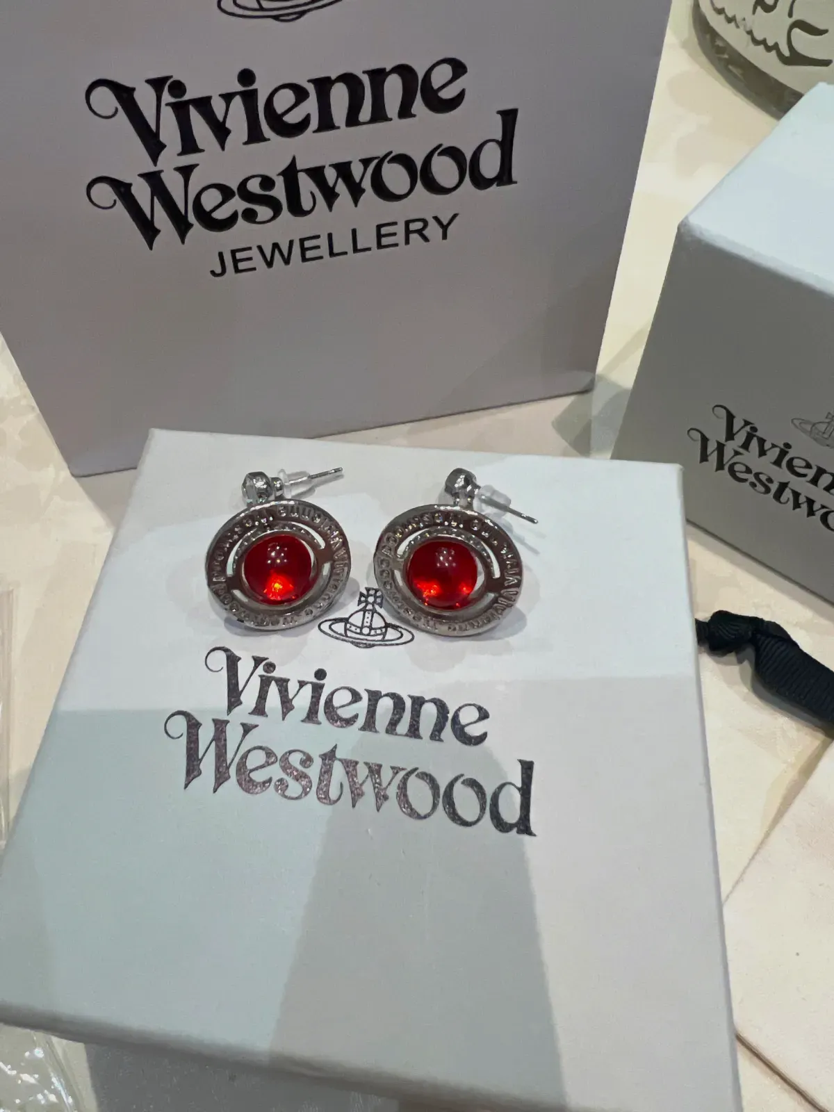 Boucles d'oreilles Vivienne Westwood orb rouge – Vivienne Westwood – rouge – taille Taille unique 5