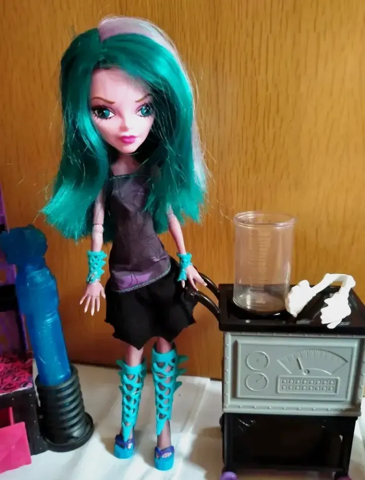 Muñeca Monster high laboratorio con accesorios  – Monster High – verde y blanco 5