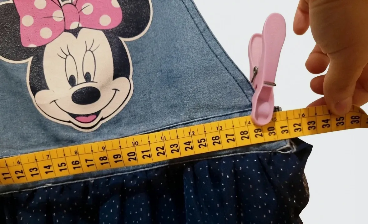 Peto vestido vaquero Minnie Mouse Disney talla 116 – Disney – taille 6 ans / 116 cm 4