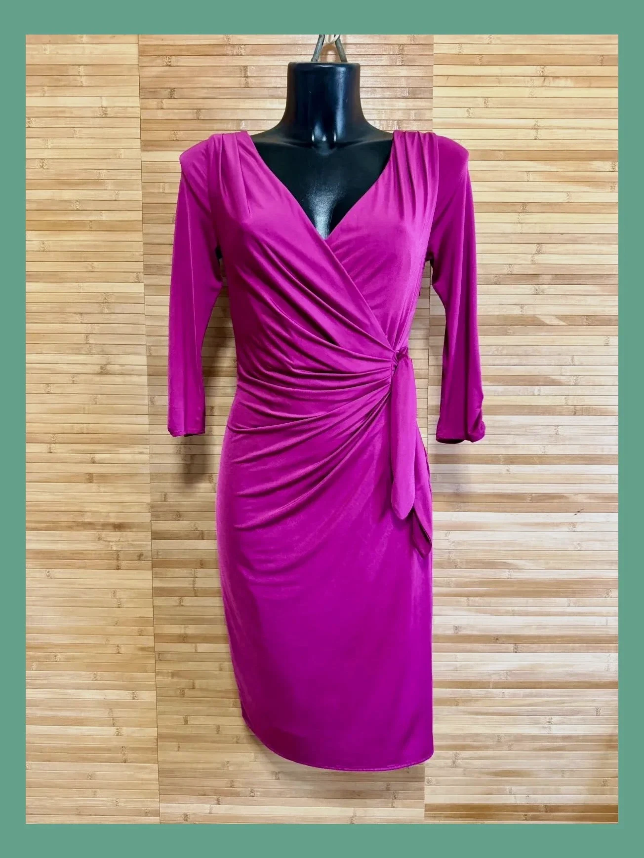 Divino vestido cruzado escote, elástico, marca Coast , talla 38 😍