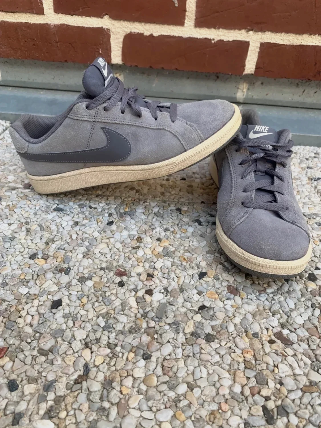Nike Court Royale grises en daim – Taille 39 – Bon état – Nike – taille 39