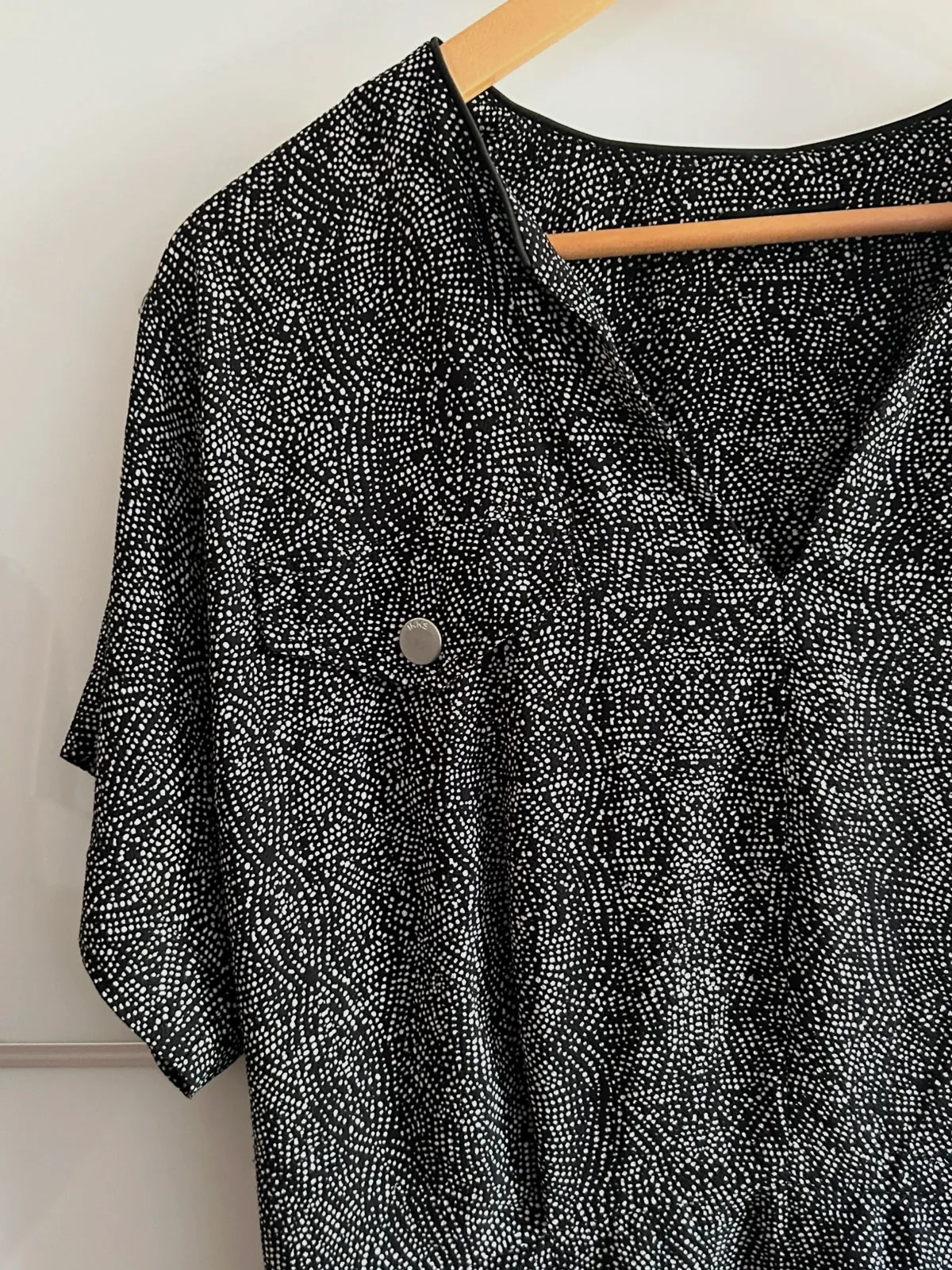 Robe IKKS T38 chic cintrée fluide noire & blanche poches poitrine – IKKS – taille M / 38 / 10 3