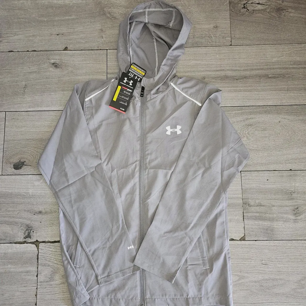 Veste coupe-vent Under Armour grise à capuche – Under Armour – taille M 3